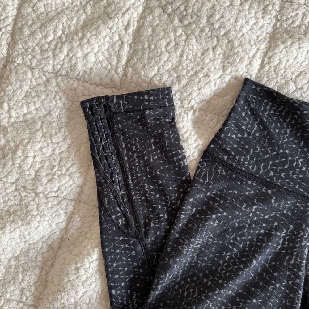 Lululemon True Self Crop II - Black and White Pattern - Picture 10 of 14